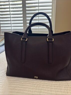 Beautiful Purificacion Garcia, Spanish brand. Structured maroon leather handbag.